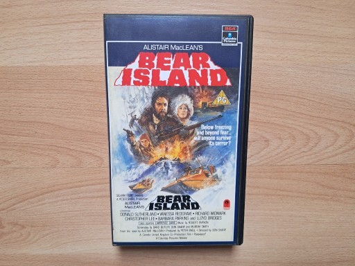 Zdjęcie oferty: WYSPA NIEDŹWIEDZIA / BEAR ISLAND [VHS] stan DB PL 
