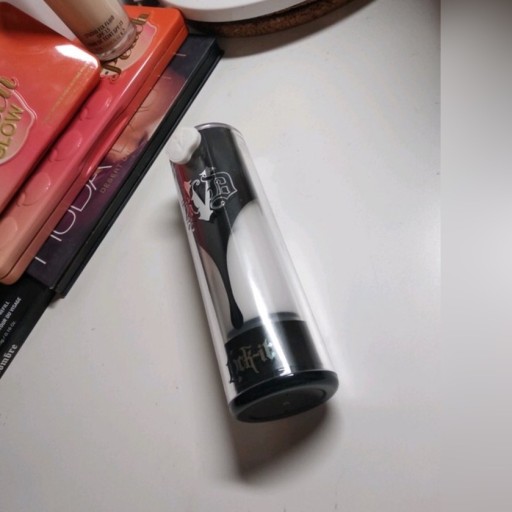 Zdjęcie oferty: Kat Von D lock it hydrating base baza nawilżająca