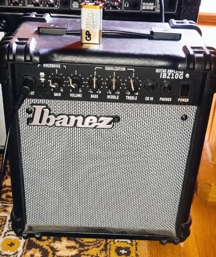 Zdjęcie oferty: Ibanez combo gitarowe piec wzmacniacz IBZ10g