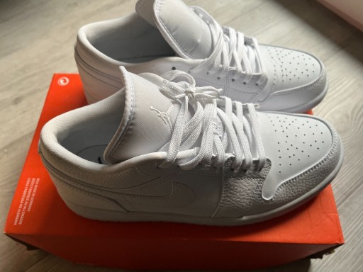 Zdjęcie oferty: buty air jordan 1 low roz 42 