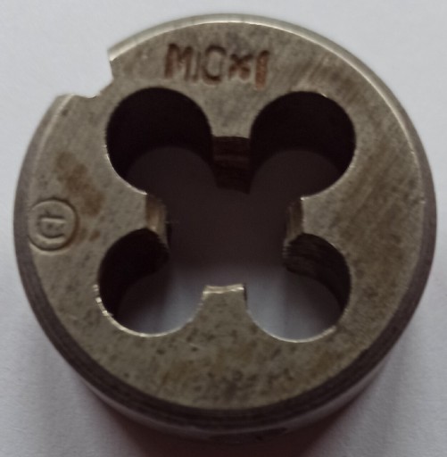 Zdjęcie oferty: Narzynka prawa M10x1 prawoskrętna