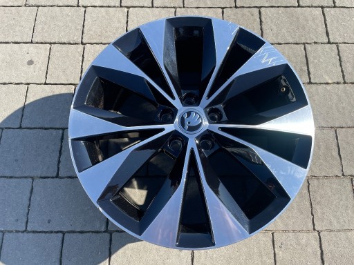 Zdjęcie oferty: Felga aluminiowa SKODA 18x8.0J 5x112 3V0601025P