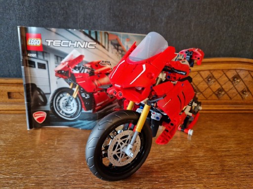 Zdjęcie oferty: LEGO Technic Ducati Panigale V4 R 42107