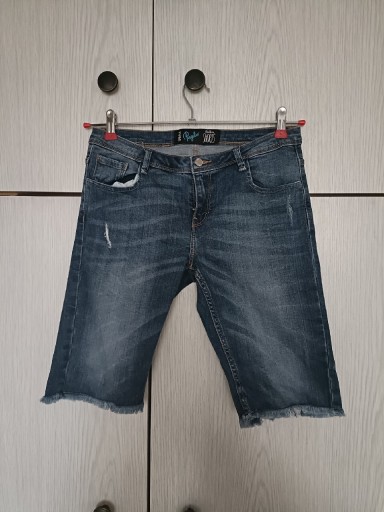 Zdjęcie oferty: Jeansowe szorty Regular Shorts Cropp 38 M szarpane