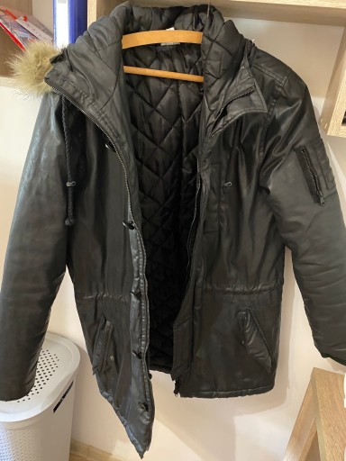 Zdjęcie oferty: Czarna kurtka zimowa Adidas męska 38 M