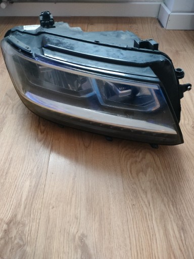 Zdjęcie oferty: VW Tiguan lampa prawa uszkodzony klosz 