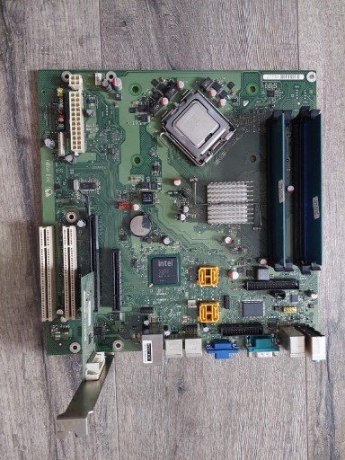 Zdjęcie oferty: Płyta główna Fujitsu D3011-A11 + CPU + 4GB [BTX]