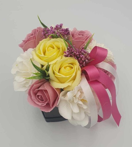 Zdjęcie oferty: Flowerbox kwiaty mydlane na różne okazje, róże 