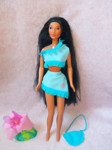 Zdjęcie oferty: Lalka Barbie 1995 Disney Pocahontas Sun Colors