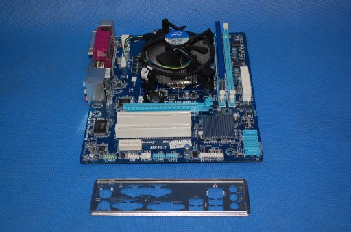 Zdjęcie oferty: Gigabyte GA-H61M-S2PV /Core i3-3240/DDR3-2GB