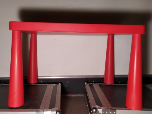 Zdjęcie oferty: IKEA MAMMUT Stolik czerwony (75x55)