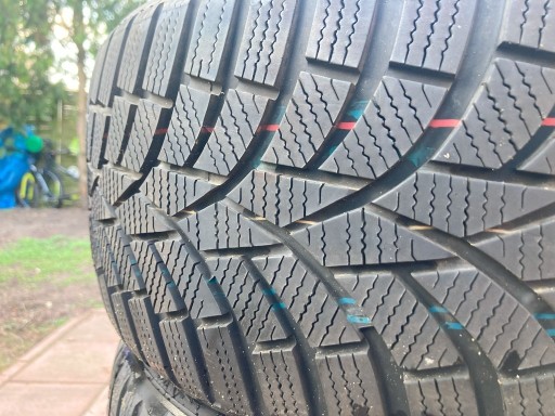 Zdjęcie oferty: Komplet opon zimowych Toyo Tires 215/40 R16 JAK NOWE 2023r.  10mm