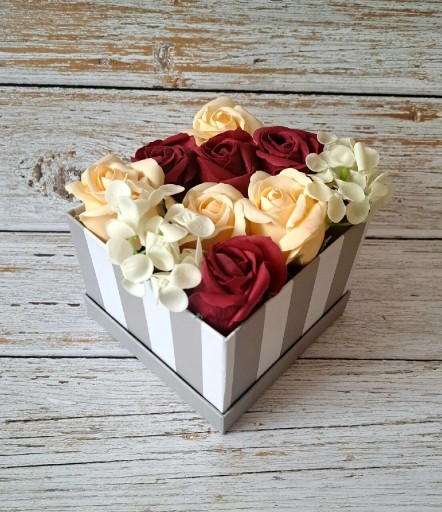 Zdjęcie oferty: Flowerbox mydlany piękne pachnące kwiaty