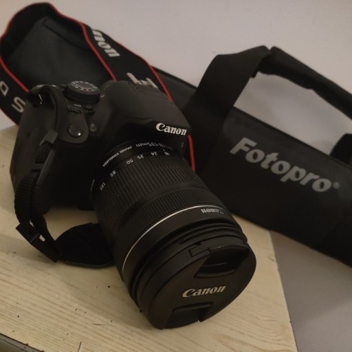 Zdjęcie oferty: Aparat Canon EOS 700D + Canon EF-S 18-135mm 