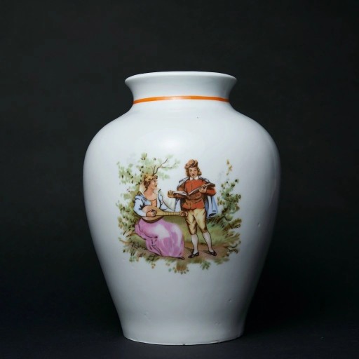 Zdjęcie oferty: Wazon z porcelany Chodzież "Miłość Wiedeńska"