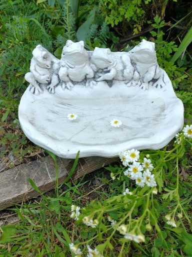 Zdjęcie oferty: Poidło poidełko żaby ogród  figura dom betonowe