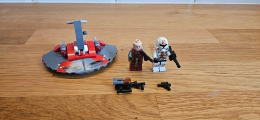 Zdjęcie oferty: LEGO Star Wars 75001 Republic vs Sith