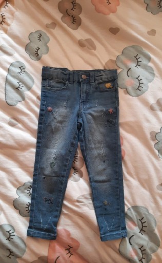Zdjęcie oferty: Spodnie dziecięce  jeansowe rozm 98 nowe
