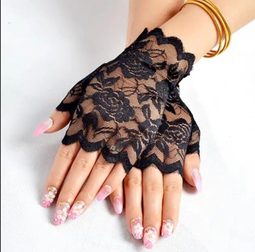 Zdjęcie oferty: Krótkie rękawiczki koronkowe czarne Gothic lolita