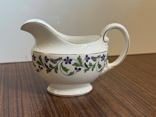 Zdjęcie oferty: AYNSLEY mlecznik porcelanowy 