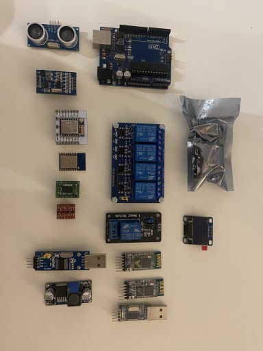 Zdjęcie oferty: Moduły arduino UNO zestaw do nauki programowania
