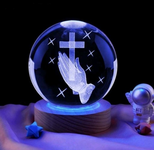 Zdjęcie oferty: 3D Kryształowa Kula z Ręką w Krzyżu