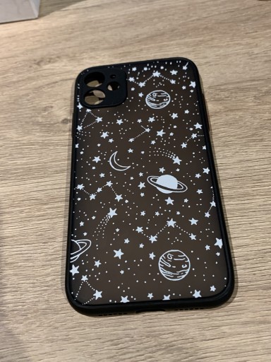 Zdjęcie oferty: Etui IPhone 11 - czarny, gwiazdki