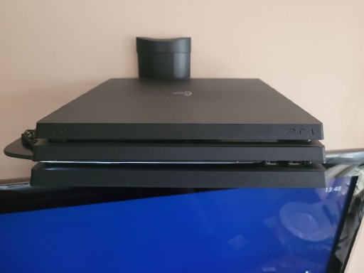 Zdjęcie oferty: Konsola PS4 PRO 1T