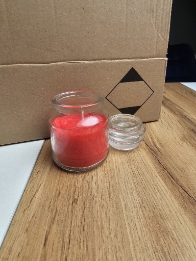 Zdjęcie oferty: Świeczka o zapachu truskawki 