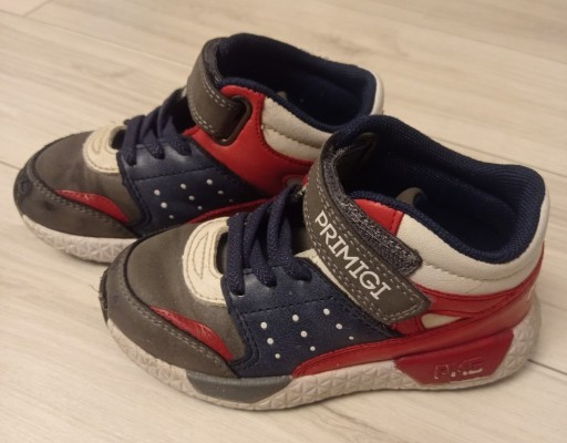 Zdjęcie oferty: Buty sneakersy Primigi rozmiar 25