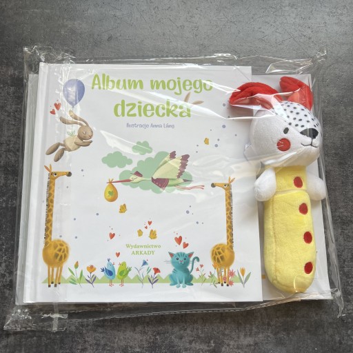 Zdjęcie oferty: Album mojego dziecka z grzechotką Arkady