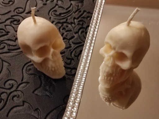 Zdjęcie oferty: Świeca sojowa czaszka/ skull soy candle 