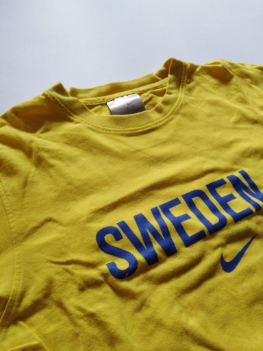 Zdjęcie oferty: Koszulka Nike Sweden. Rozmiar S. Kolor żółty.