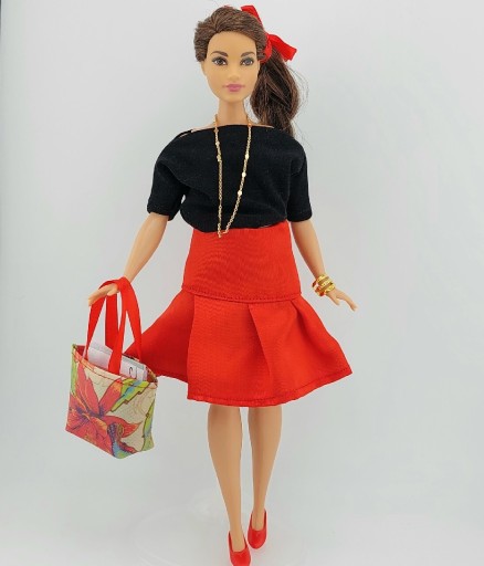 Zdjęcie oferty: Sukienka dla Barbie  CURVY zestaw z laptopem 13 el