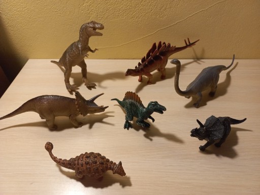 Zdjęcie oferty: Figurki dinozaur- gumowe