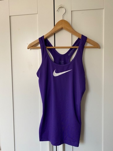 Zdjęcie oferty: Nike fioletowa bluzka S 