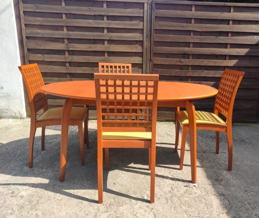 Zdjęcie oferty: Stół rozkładany + 4 krzesła drewniane eleganckie 