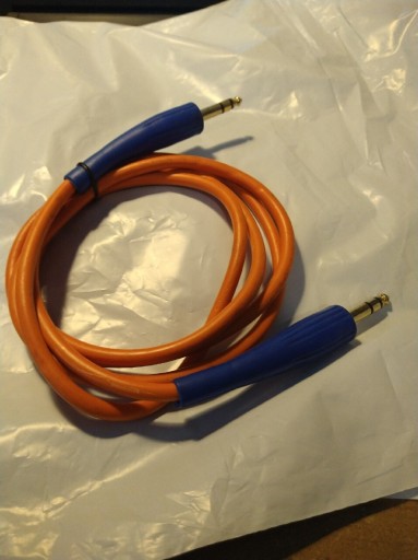 Zdjęcie oferty: Kabel audio 2 m z wtyczkami Jack