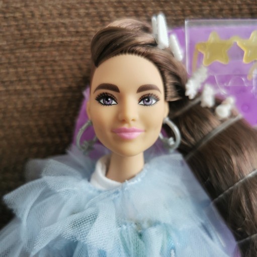 Zdjęcie oferty: Barbie Extra nr 9 tęczowa sukienka+krokodylek NOWA