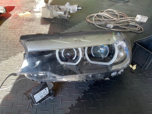 Zdjęcie oferty: BMW 5 G30 lampa lewy przód usa lewa uszkodzona 