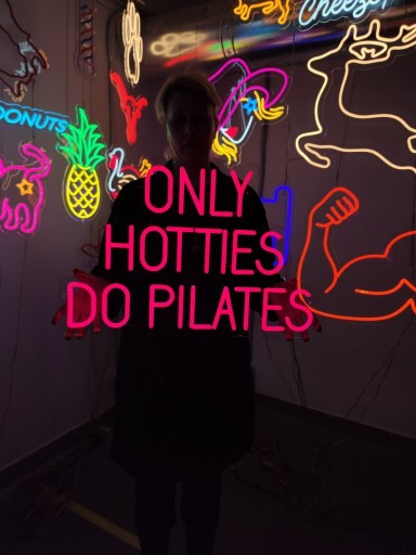 Zdjęcie oferty: Only Hotties Do Pilates Neon LED Napisy 