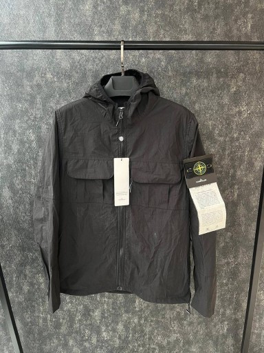 Zdjęcie oferty: Lekka kurtka z kapturem na zamek Stone Island