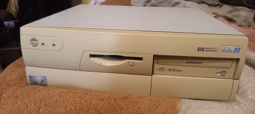 Zdjęcie oferty: Stary komputer HP Vectra VEi8 Intel Pentium II