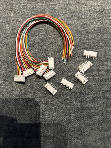 Zdjęcie oferty: złącza JST (Japan Solderless Terminal), które są stosowane w elektronice.