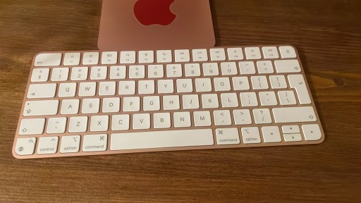 Zdjęcie oferty: Apple Magic Keyboard, Różowa, JAK NOWA!