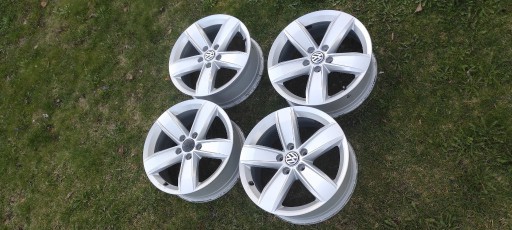 Zdjęcie oferty: Felgi alu VW 17'' 5x112 5NA071497 V0205 ET38