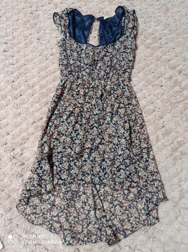 Zdjęcie oferty: Sukienka Bershka, kwiatowy wzór, rozmiar S