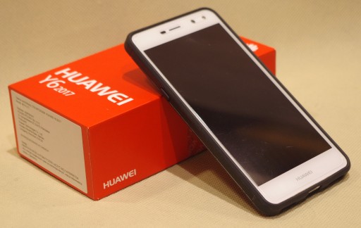 Zdjęcie oferty: Smartfon HUAWEI Y6 2017 + "plecki" - idealny 