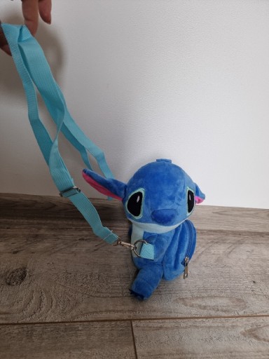 Zdjęcie oferty: Mała torebeczka Stitch na długim pasku