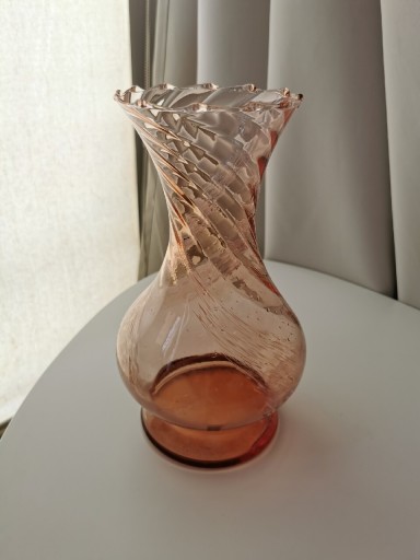 Zdjęcie oferty: Wazon stary różowy szklany huta szkła Laura PRL